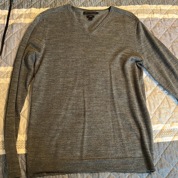John Varvatos, really thin sweater gray with no wear at all. Size medium - Picture 2 of 5